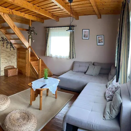 Kotnyek Nyaralo Holiday home
